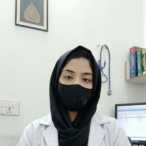 Dr. Pakeeza Noor, Physiotherapist at Munir Hafeez Medical Center Gujranwala